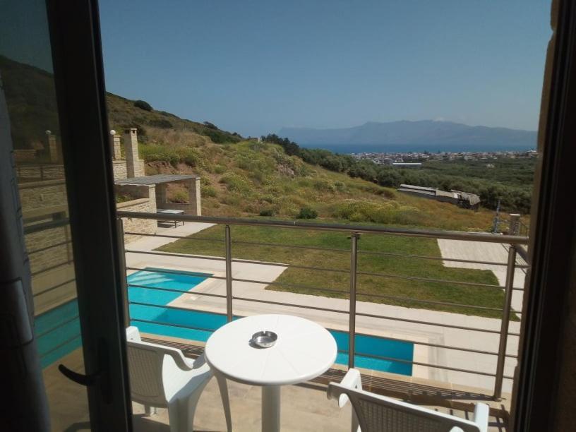 Villa Stylianos And Studios Kíssamos Eksteriør billede
